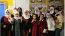 Penyanyi dan pencipta lagu Melly Goeslaw telah sampai di Istambul, Turki. Perjalanan panjang sebagai Duta Kemanusiaan Indonesia ia datang ke Palestina untuk memberikan bantuan. (Instagram/melly_goeslaw)