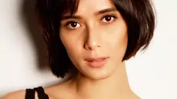 Sebagai seorang model, nama Renata Kusmato pasti sudah tak asing lagi di dunia fashion tanah air. Ia telah menjadi wajah bagi sejumlah brand dari desainer ternama Indonesia. (Liputan6.com/IG/@renata711)