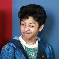 Bertambahnya usia, Babas lelaki ini biasa disapa ingin tampil baru dengan imej baru. Rencananya, single akan diluncurkan bertepatan hari ulang tahunnya. Dengan lagu ciptaannya sendiri. (Deki Prayoga/Bintang.com)