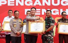 Dinilai Berperan Amankan Pemilu 2024, Sejumlah Pihak Diganjar Penghargaan dari Kapolda Riau