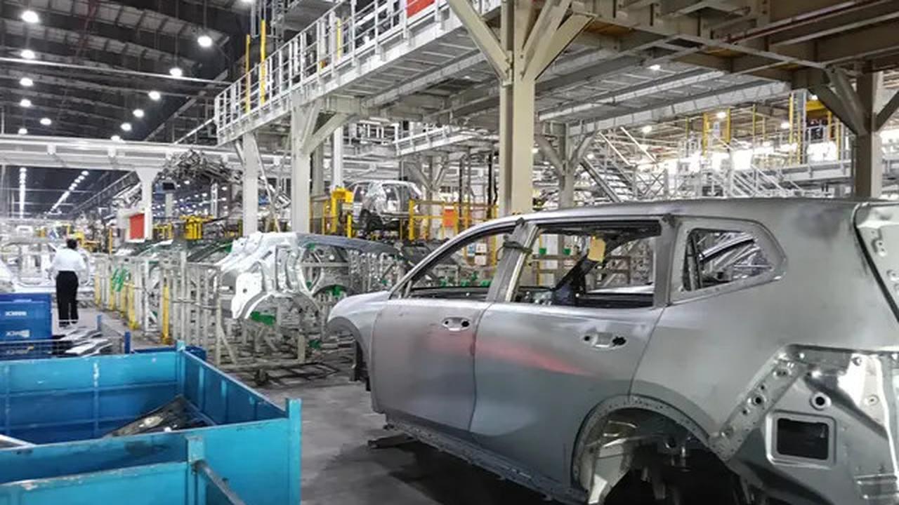 Ekspansi ke Surabaya dan Makassar, Taksi Listrik Vietnam Siap Mengaspal di Kota Lain