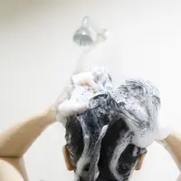 Pilih sampo yang sesuai dengan kondisi kulit kepala (copyright Freepik/Jcomp)