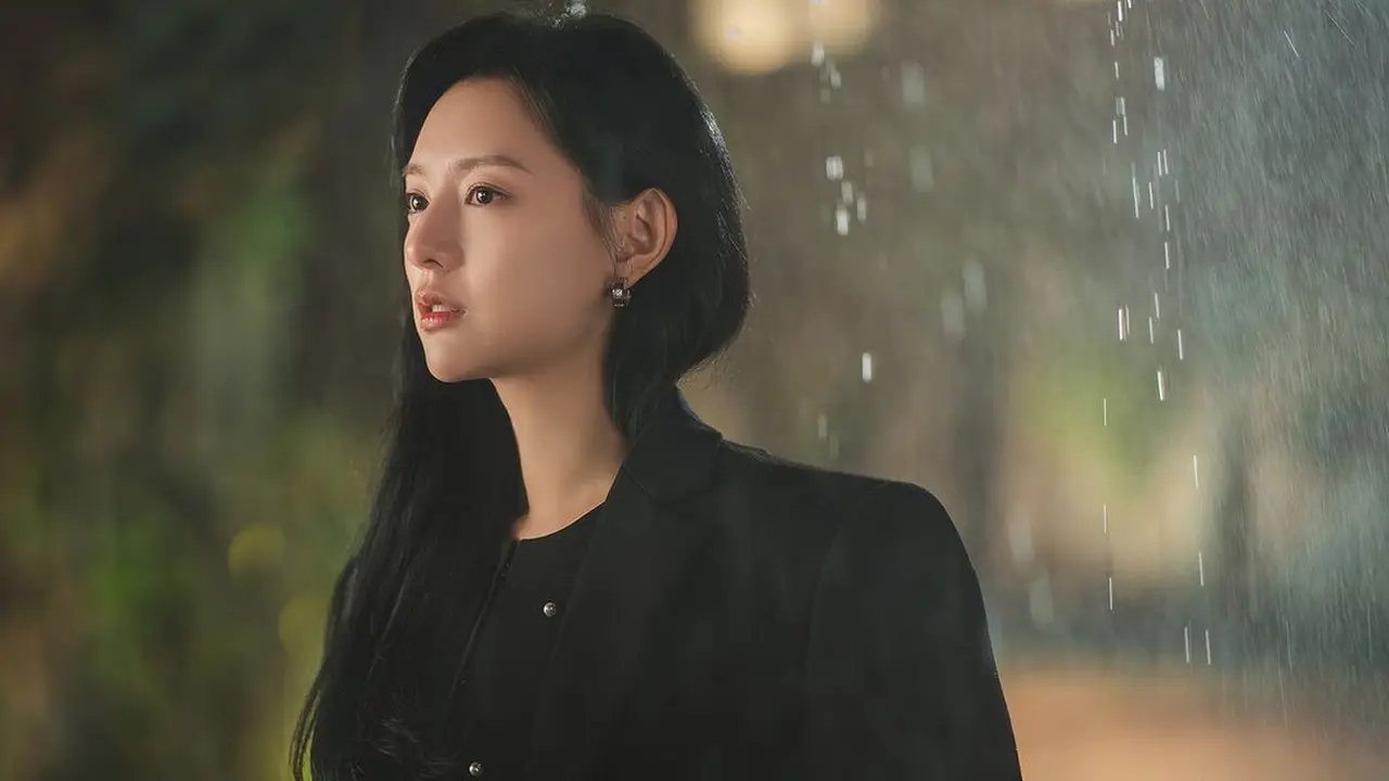 Kim Ji Won dalam serial Queen of Tears. [Foto: Instagram/tvn_drama]
