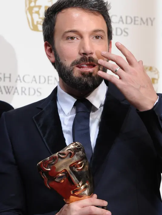 Karena aktingnya, Warner Bross tertarik untuk memilih Ben Affleck menjadi Bruce Wayne dalam tiga film Batman mendatang. (Bintang/EPA)