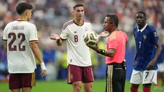 Wasit Batalkan Tendangan Bebas Jadi Polemik Spanyol vs Prancis