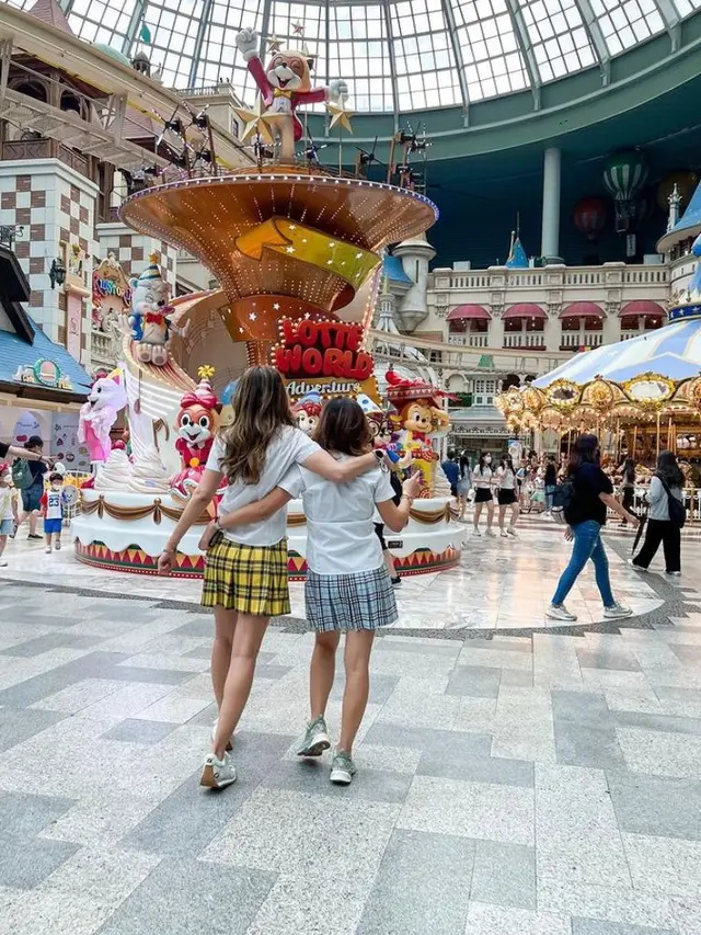 Menolak Tua, Ini Tampilan Manis Luna Maya Kenakan Seragam Sekolah Korea