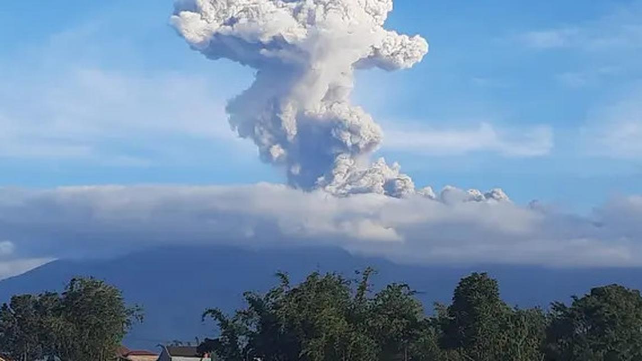 Cerita Lengkap 3 Pemuda Nekat Mendaki Gunung Marapi saat Erupsi, Kini Disanksi Tak Boleh Naik Gunung di Sumbar