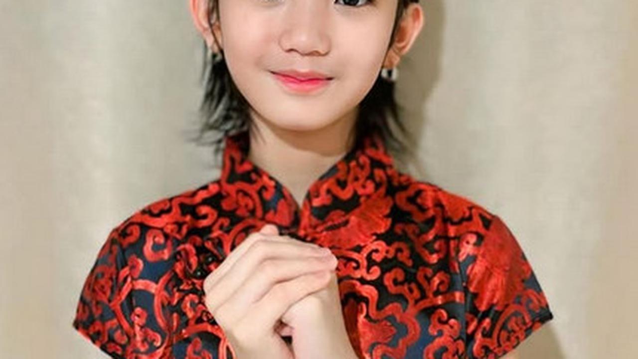 Cantiknya Bilqis Putri Ayu Ting Ting Pakai Congsam Merah, Disebut Kim Soo Hyun Versi Perempuan