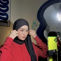 Nining, konten kreator di salah satu platform belanja online.&nbsp;