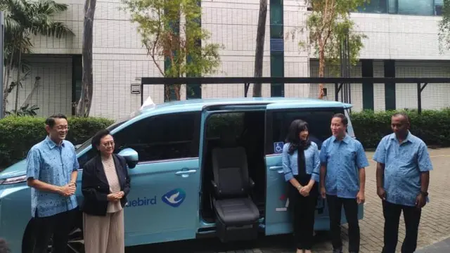 Taksi Bluebird dengan Kursi Elektrik Jadi Alternatif Transportasi Lebih Nyaman Bagi Difabel dan Lansia