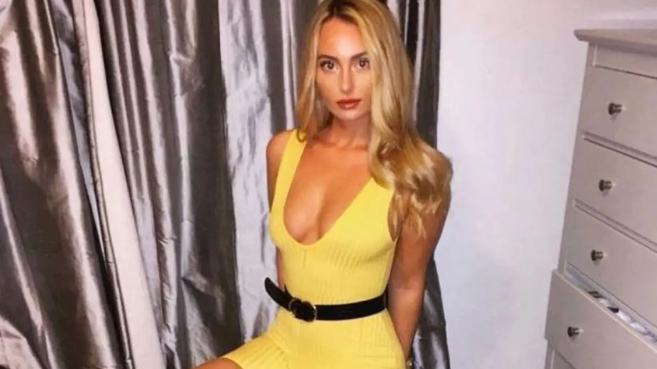 Sophie Kenyon (caughtoffiside)