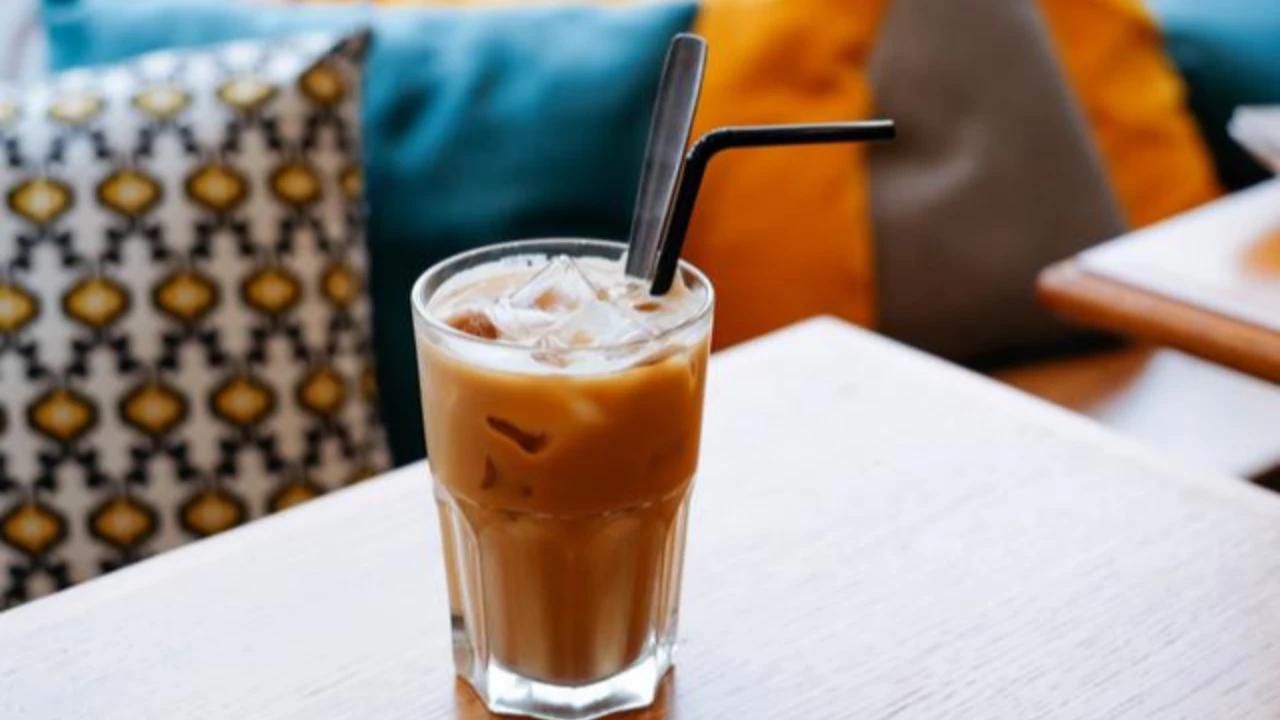 Modal Kecil Untung Besar, 6 Strategi Jualan Es Kopi Rp10.000 yang Laku Keras