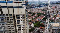 Sebuah tower apartemen Pondok Indah Residence berdiri di kawasan Pondok Indah, Jakarta Selatan, Minggu (24/04). Apartemen tersebut terdiri atas 3 tower, Amala, Kartika dan Maya. (Liputan6.com/Fery Pradolo)