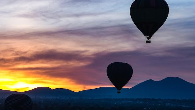 Ilustrasi Balon Udara