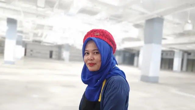 Di sebuah sudut permukiman padat di Jatinegara, Jakarta Timur, aroma tahu bakso yang baru matang kini tak hanya menjadi sumber penghasilan.