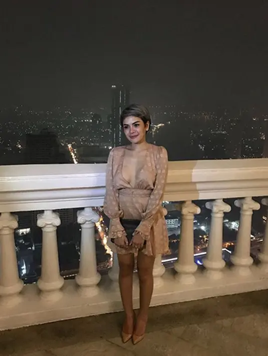 "Siap dong (dipoligami) karena kan di Islam memang ada poligami," ucap Nikita Mirzani di kawasan Kapten Tendean, Jakarta Selatan, Selasa (20/2/2018). (Instagram/nikitamirzanimawardi_17)