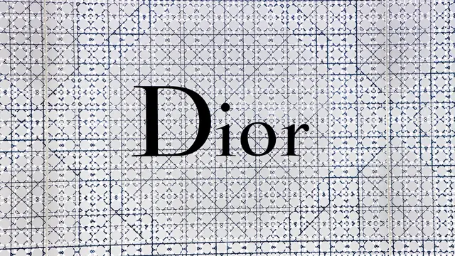 Brand Christian Dior Dituding Mainkan Trik, Minta Konsumen Bayar Ekstra Saat Barang Pesanan Sudah Dilunasi