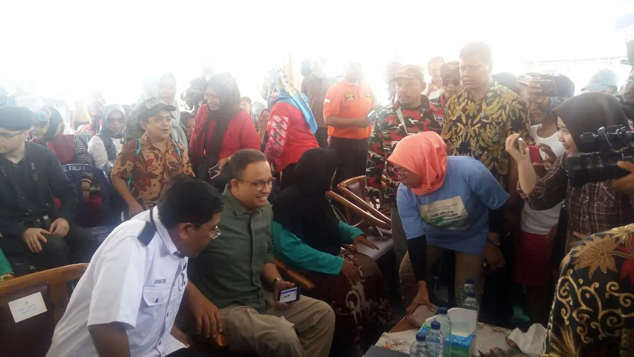 Gubernur DKI Jakarta Anies Baswedan di Kampung Akuarium, Penjaringan, Jakarta Utara