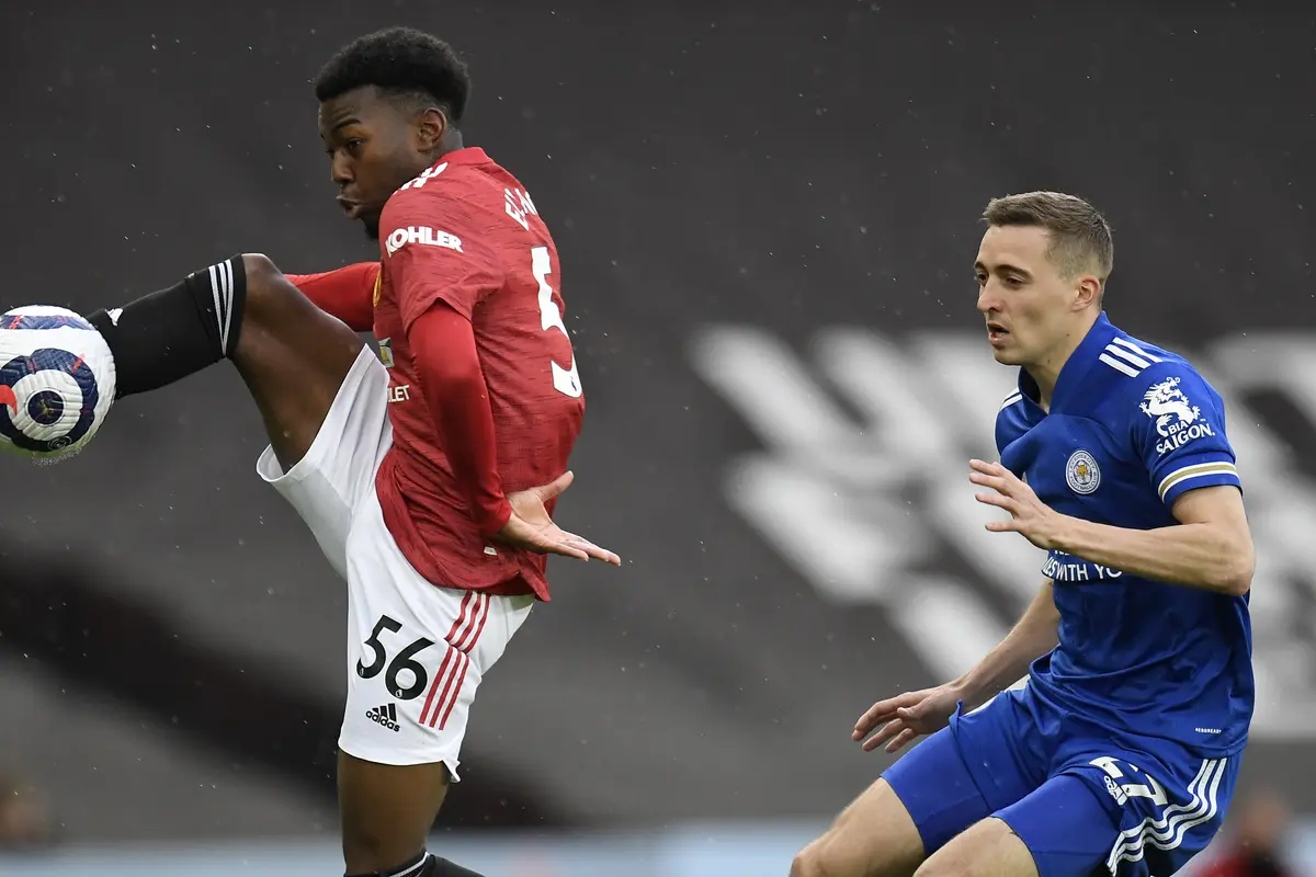 FOTO: Tumbang 1-2 dari Leicester City, Manchester United Relakan Tetangga Berpesta - Anthony Elanga; Timothy Castagne