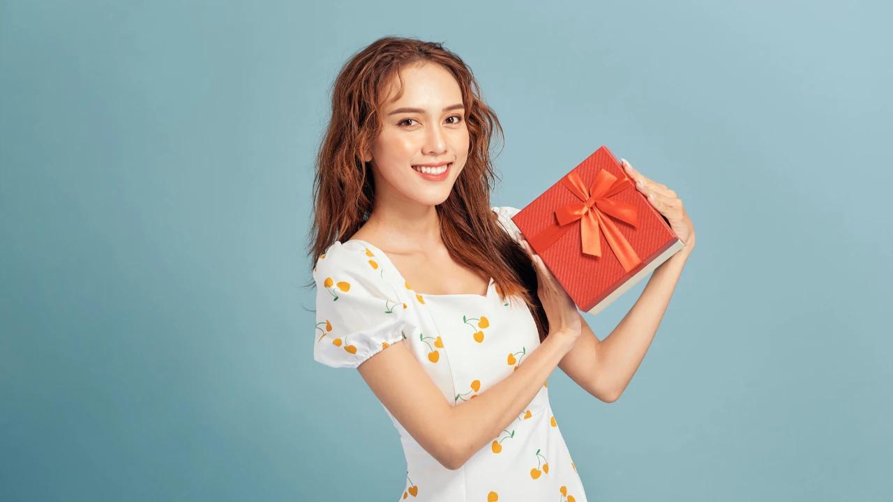 Skincare Jadi Pilihan Cerdas untuk Hadiah Imlek Calon Mertua, Ini Alasannya!