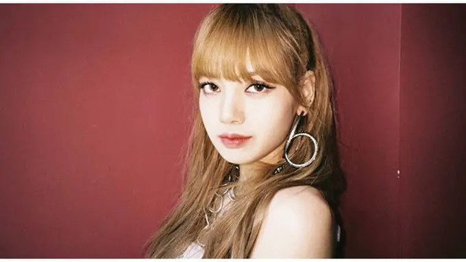 Copyright : instagram.com/ @lalalalisa_m