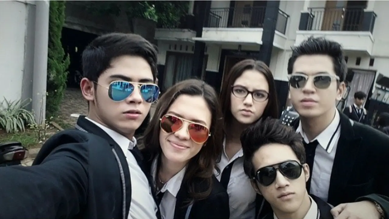 Malam Takbiran, Aliando Syarief Tetap Syuting