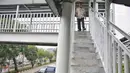 Sebelumnya, Kepala Dinas Bina Marga DKI Jakarta, Heru Suwondo mengakui material di Jembatan Penyebrangan Orang (JPO) bukan hanya sekali ini saja terjadi khususnya di daerah Daan Mogot, Jakarta Barat. (Liputan6.com/Angga Yuniar)