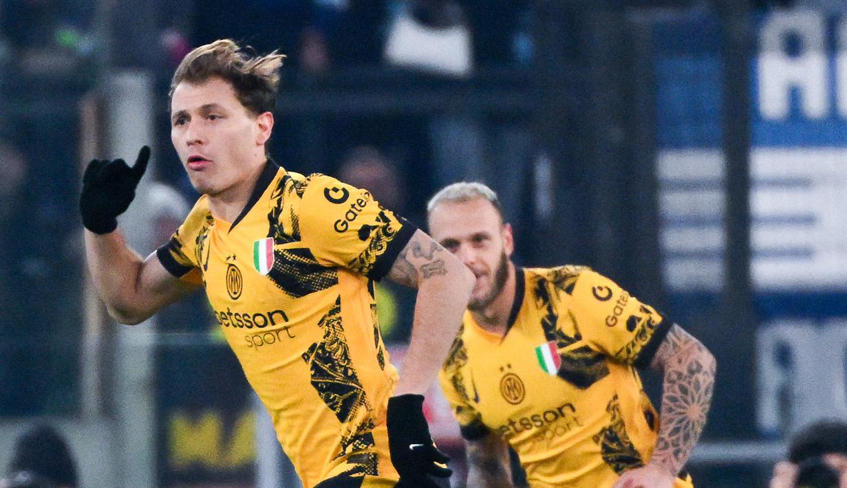 Pesta gol Inter kali ini dimulai dari penalti Hakan Calhanoglu (41'). Lalu diteruskan oleh Federico Dimarco (45'), Nicolo Barella (51'), Denzel Dumfries (53'), Carlos Augusto (77'), dan Marcus Thuram (90'). (AFP/Alberto Pizzoli)