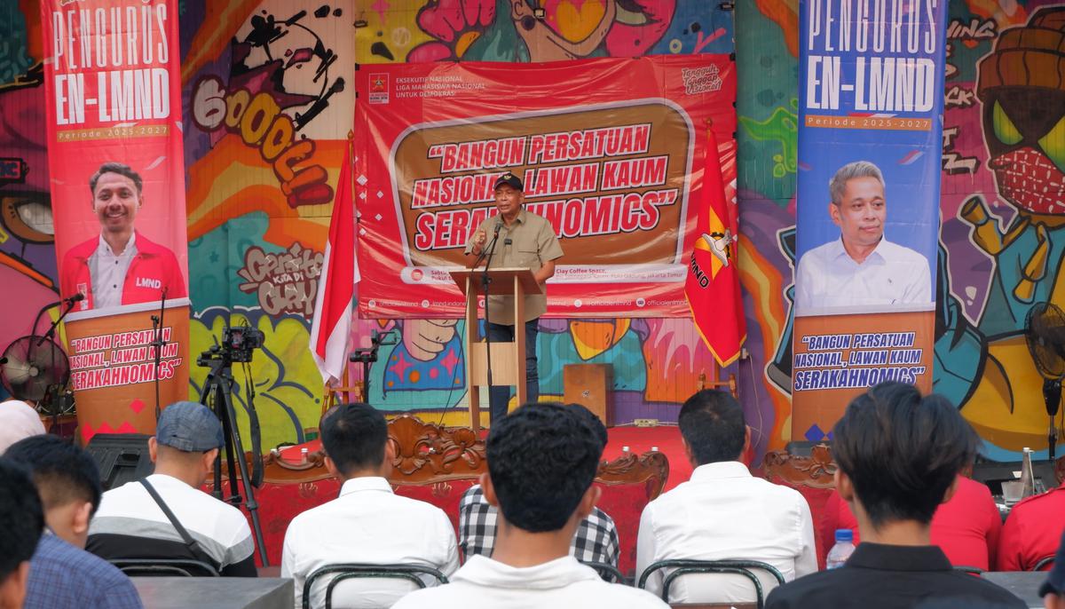 Ketua Umum Partai PRIMA, Agus Jabo Priyono saat menghadiri acara peluncuran Kepengurusan Eksekutif Nasional Liga Mahasiswa Nasional untuk Demokrasi (LMND)