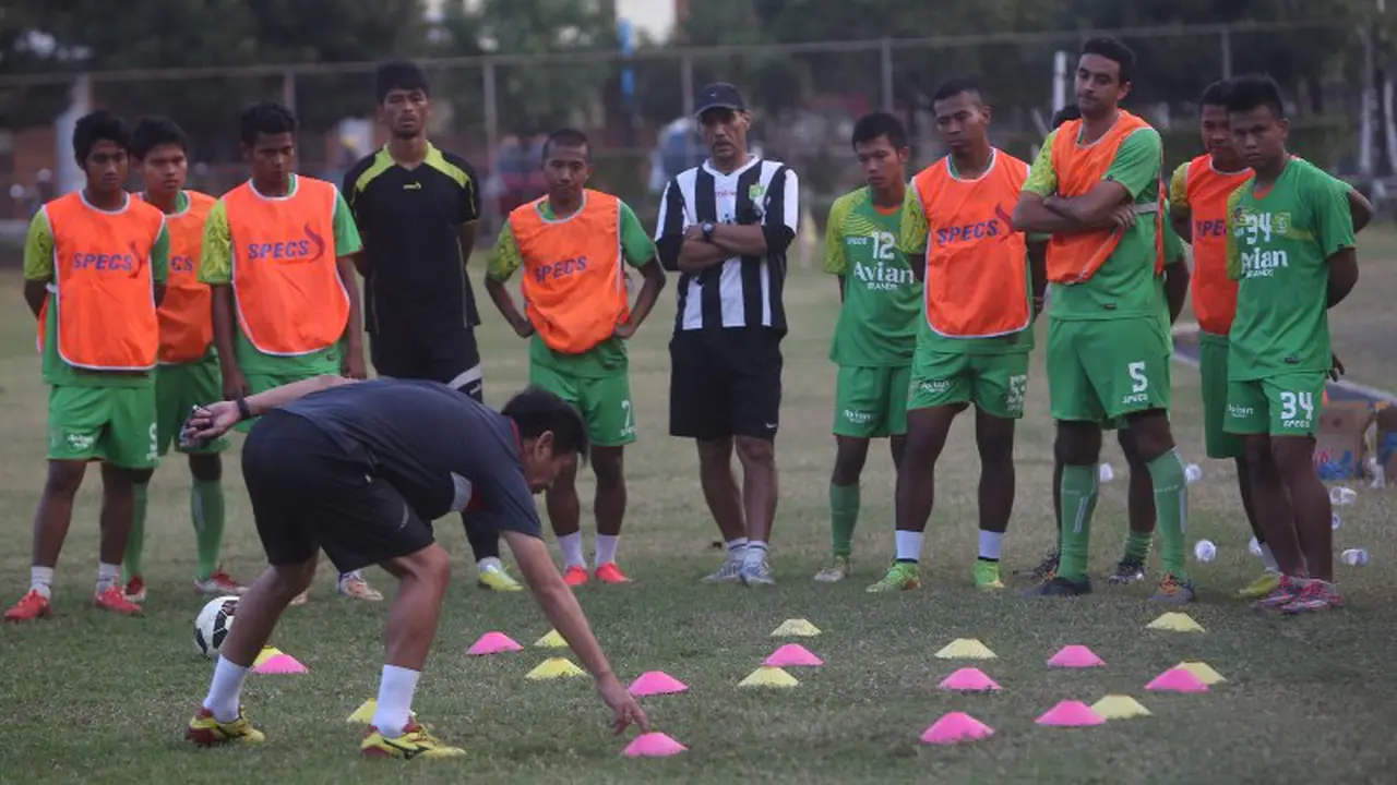 Persebaya Latihan jelang Piala Presiden 2015 (Liputan6/Ahmad Zaini)