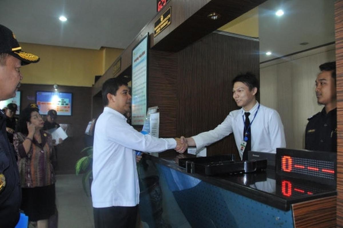 Hari kedua masuk kerja, Menteri Yuddy gelar sidak ke 5 tempat