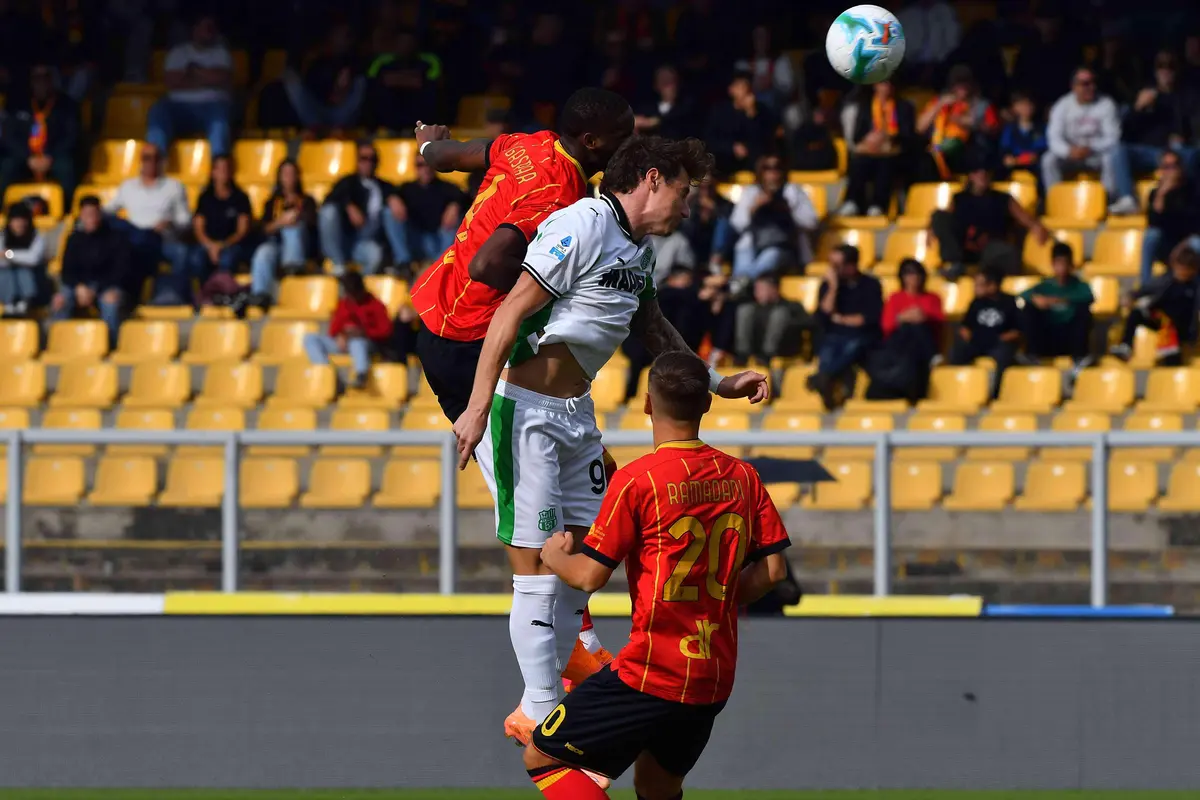 Duel Lecce vs Sassuolo di pekan ke sembilan Serie A 2025/2026 di Stadio Via del Mare, Sabtu (18/10/2025). (Giovanni Evangelista/LaPresse via AP)