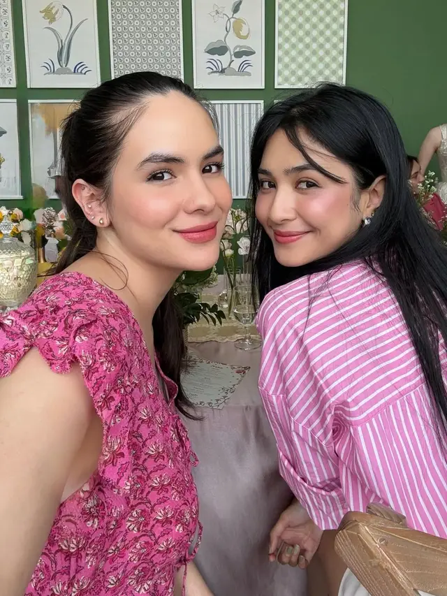 7 Potret Seleb Siap Jadi Bridesmaid Syifa Hadju, Mikha Tambayong hingga Steffi Zamora Kompak Serba Pink di Momen Bridal Proposal