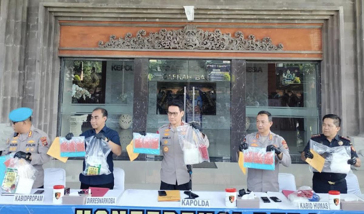 Selundupkan Ribuan Ekstasi ke Bali, Dua Pria Diupah Rp50 Juta