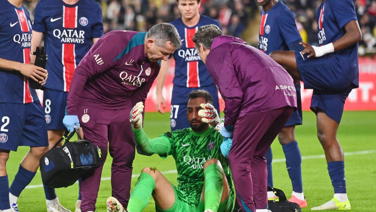 Wajah Donnarumma Berdarah-darah Usai Tendangan Horor Wilfried Singo
