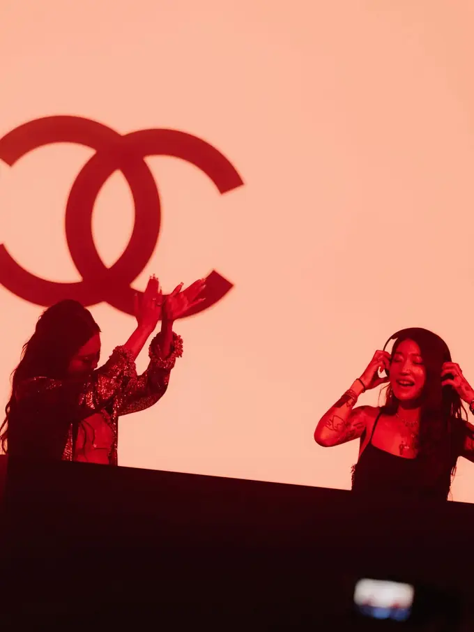 Duo Maut Jennie BLACKPINK dan Peggy Gou Meriahkan After Party Chanel Metiers d'Art 2026 di Seoul