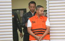 Terungkap, Uang Hasil Palak Anak Buah Digunakan Gubernur Riau untuk Jalan-Jalan ke Luar Negeri