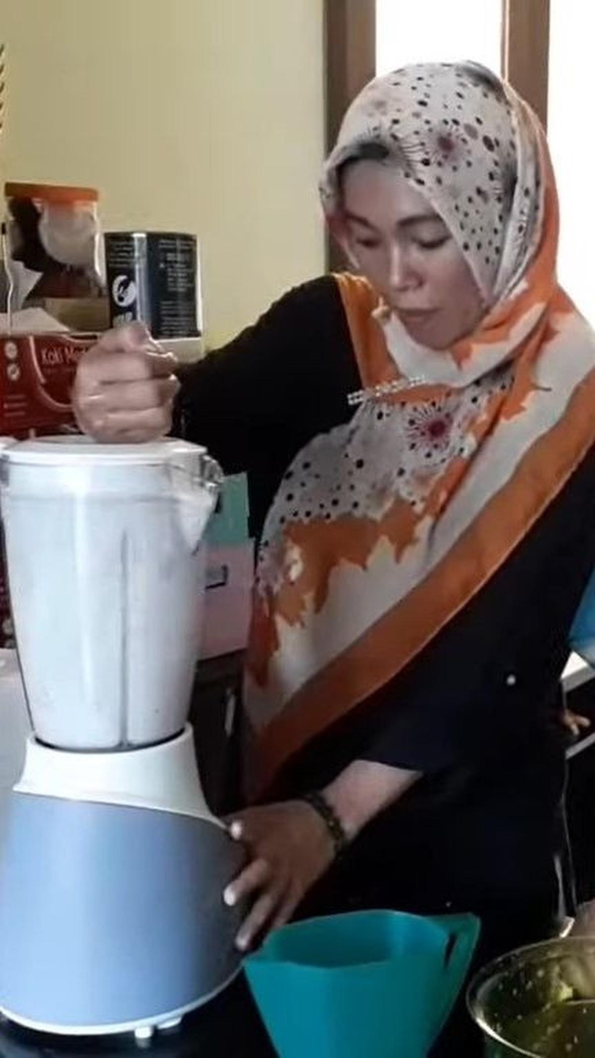 Blender Rendaman Kelapa Parut