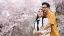 Penyanyi Dewi Gita mengunggah kebahagiaannya bersama sang suami, Armand Maulan. Potret kebahagiaan terlihat dari pasangan yang telah 24 tahun menikah ini. (Instagram/dewigita01)