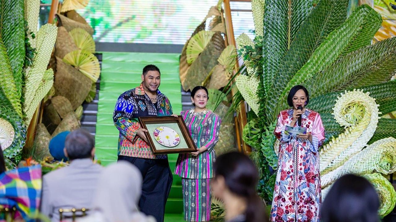 Ketua DPR RI Puan Maharani menghadiri peluncuran lini fashion wastra nusantara baru bertajuk NusaNova