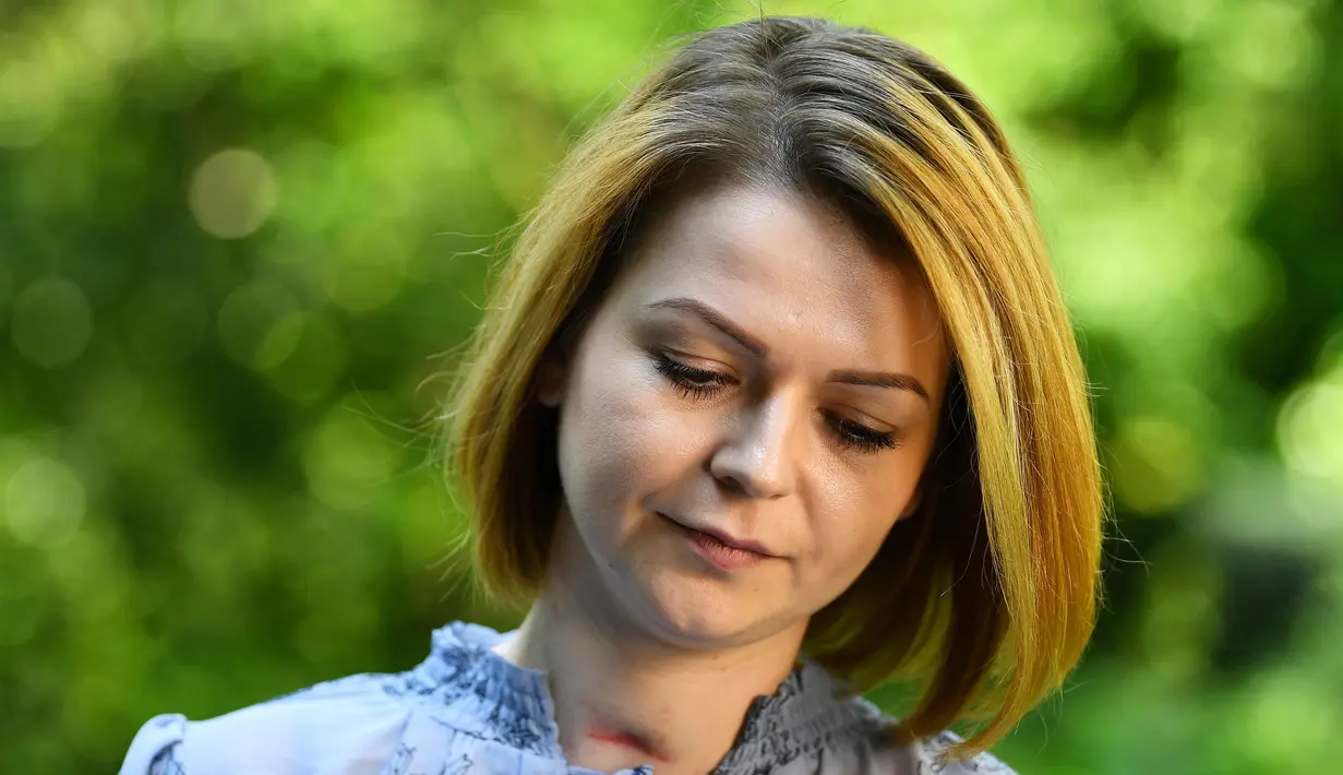 Putri mantan agen ganda Rusia Sergei Skripal, Yulia Skripal selama wawancara di London, 23 Mei 2018. Yulia Skripal tampil untuk pertama kalinya di depan publik sejak ia dan ayahnya diserang racun saraf di Salisbury, Inggris. (Dylan Martinez/Pool via AP)