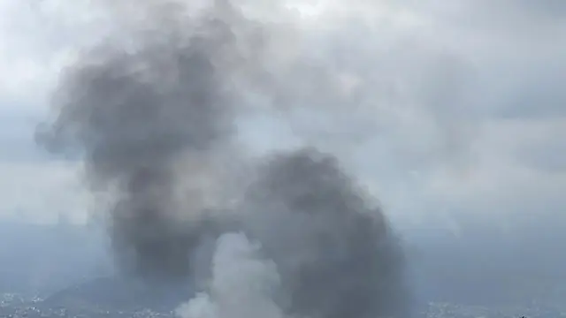 Kecelakaan pesawat jatuh di Kathmandu, Nepal, Rabu 24 Juli 2024. (AP)