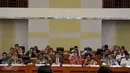 Sejumlah menteri Kabinet Kerja Jokowi dan Kapolri Badrodin Haiti menghadiri rapat pembahasan Rancangan Undang-undang APBN 2016 dengan Banggar DPR di Komplek Parlemen DPR,  Jakarta, Rabu (9/9/2015). (Liputan6.com/Johan Tallo)