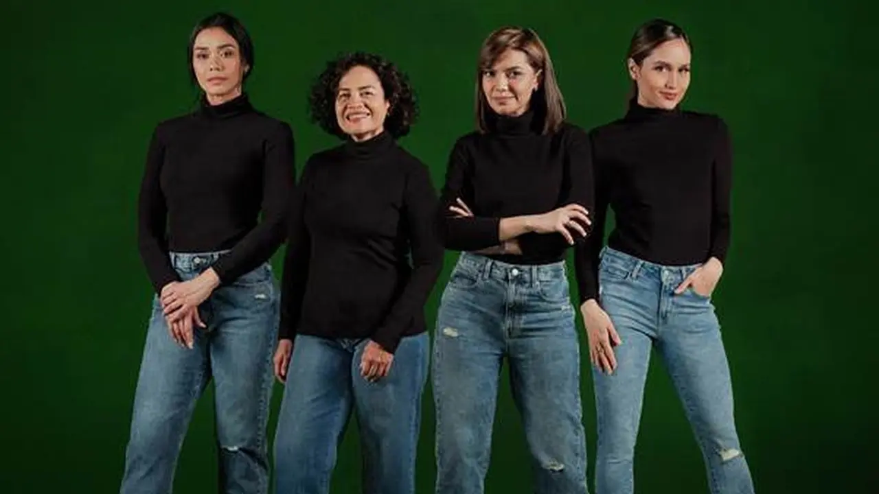 Sejarah Turtleneck, Si Kaus Berkerah yang Jadi Item Fesyen Wajib Perempuan Dunia