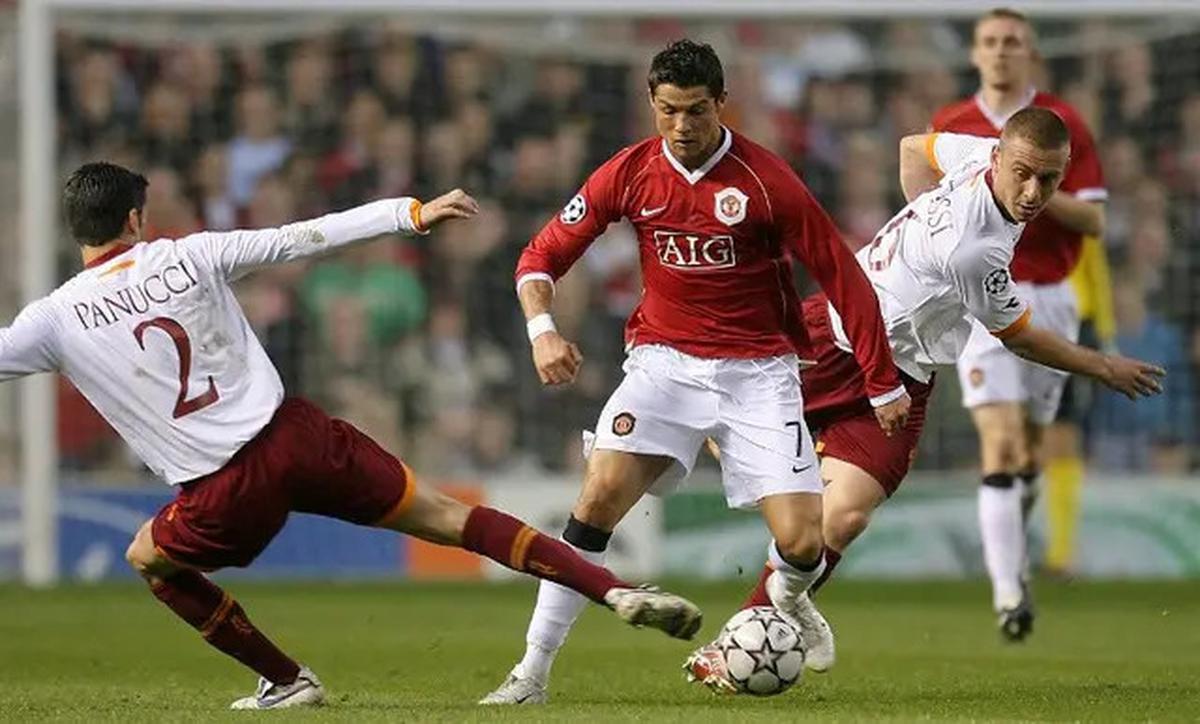 Starting 11 Terbaik Premier League Versi Zinedine Zidane: Pemain MU Diborong