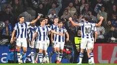 Real Sociedad sukses menaklukkan tim raksasa Barcelona pada pekan ke-13 La Liga 2024/2025 di Stadion Anoeta, Senin (11/11/2024). (AP Photo/Miguel Oses)