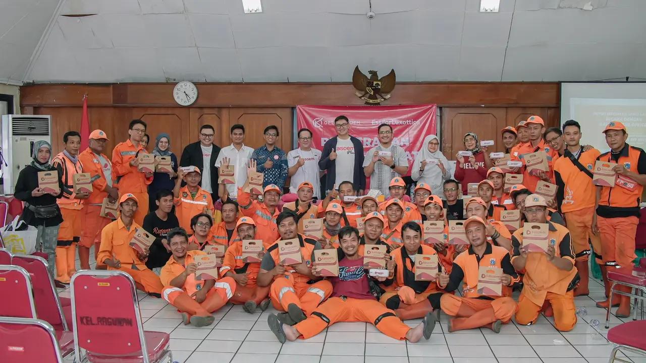 Donasi 100 Kacamata untuk PPSU Ragunan, Optik Kasoem dan EssilorLuxottica Wujudkan Penglihatan Sehat