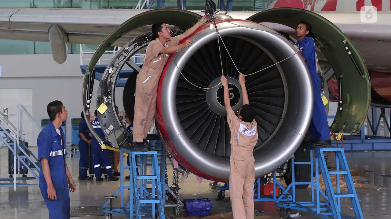 20151106-Hanggar 4 GMF Kurang Teknisi, Pembenahan Pesawat Terhambat