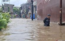 Banjir Jakarta Timur: Ketinggian Air di Cipinang Melayu Capai 1,5 Meter