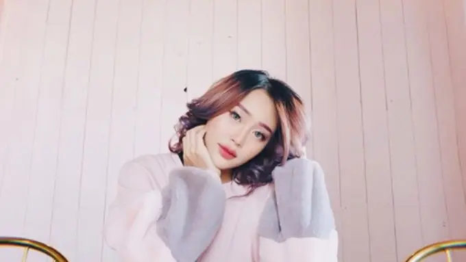 Makeup Dewy Seperti Cewek Korea ala Janine